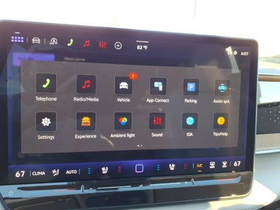 2027 Volkswagen Atlas SE w/Technology