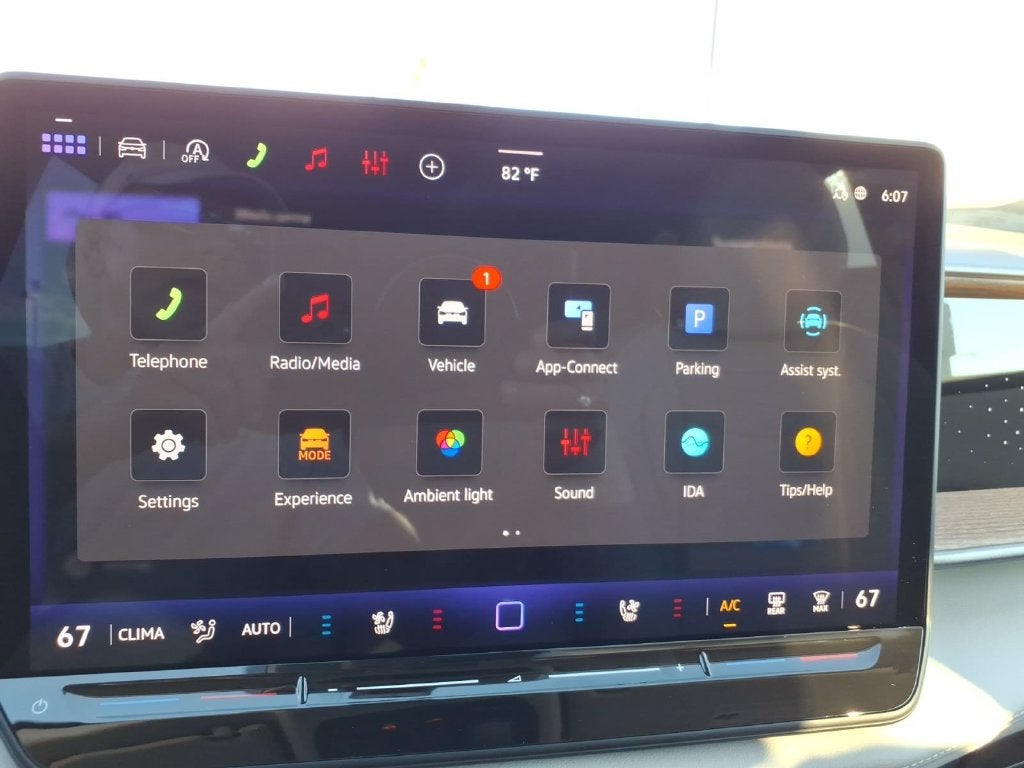 2027 Volkswagen Atlas SE w/Technology