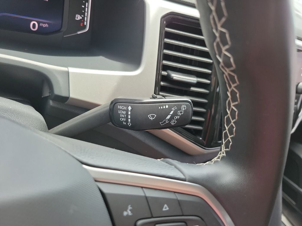 2023 Volkswagen Atlas Cross Sport 2.0T SE w/Technology