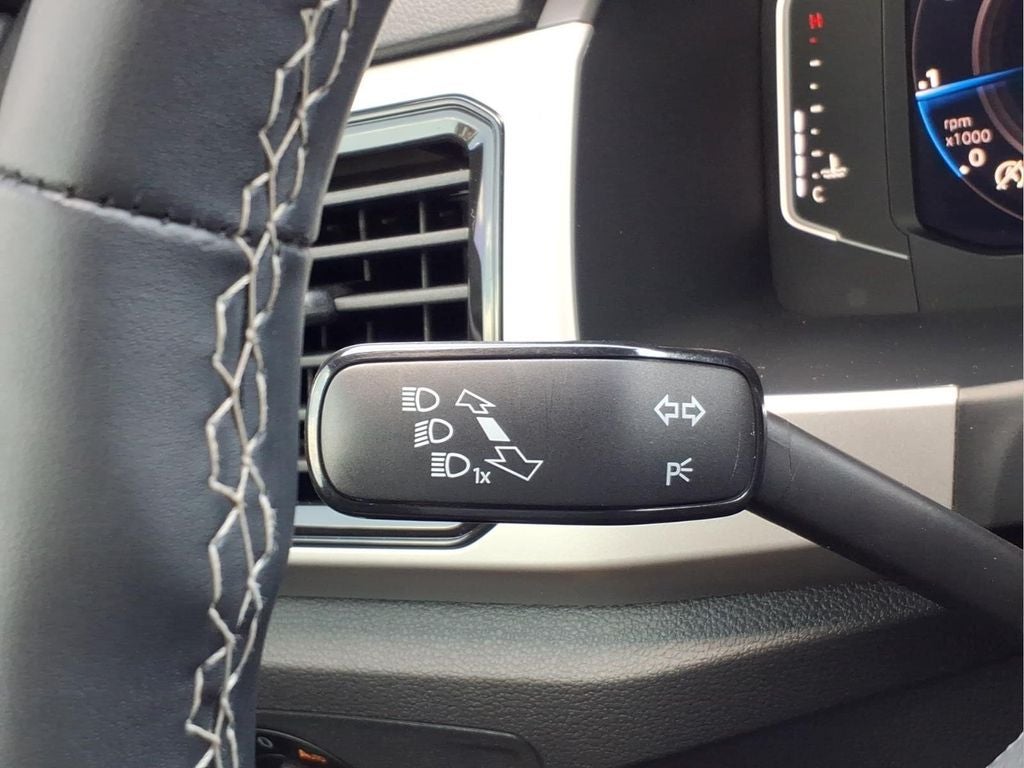 2023 Volkswagen Atlas Cross Sport 2.0T SE w/Technology