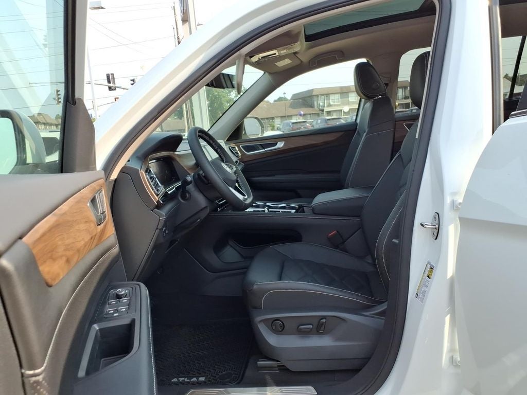 2026 Volkswagen Atlas SE w/Technology