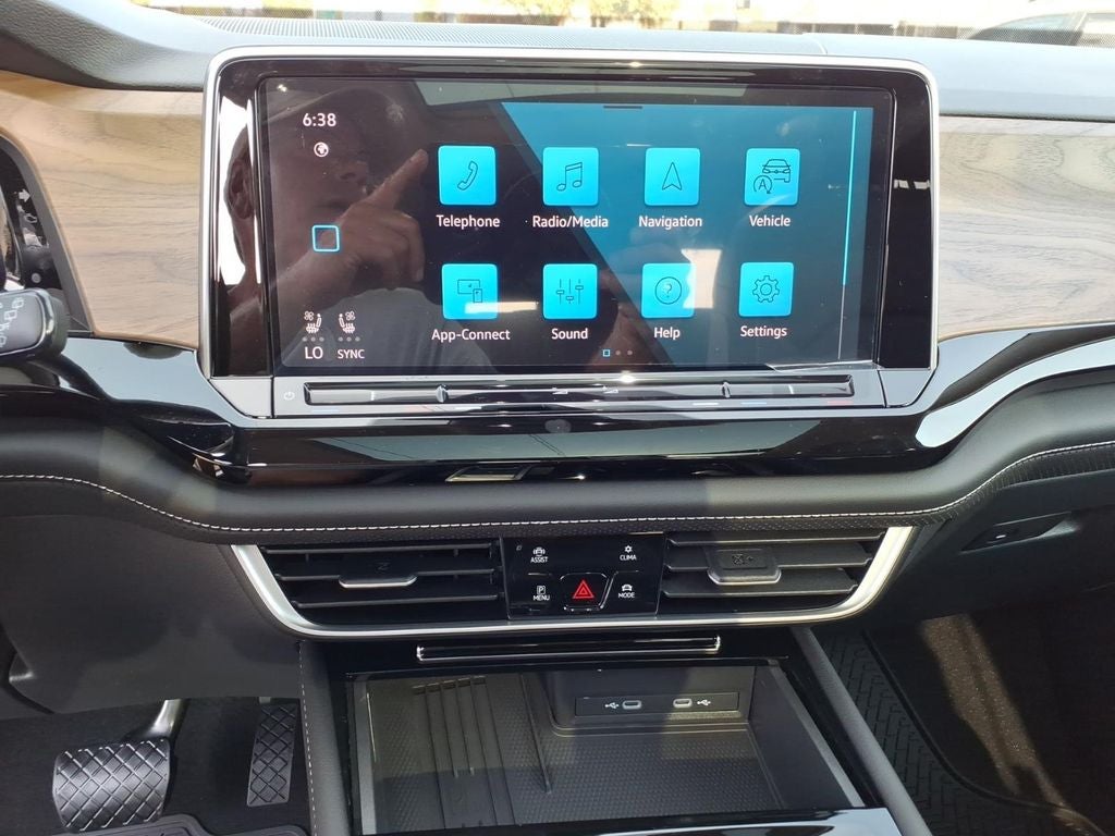 2026 Volkswagen Atlas SE w/Technology