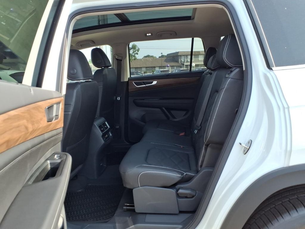 2026 Volkswagen Atlas SE w/Technology
