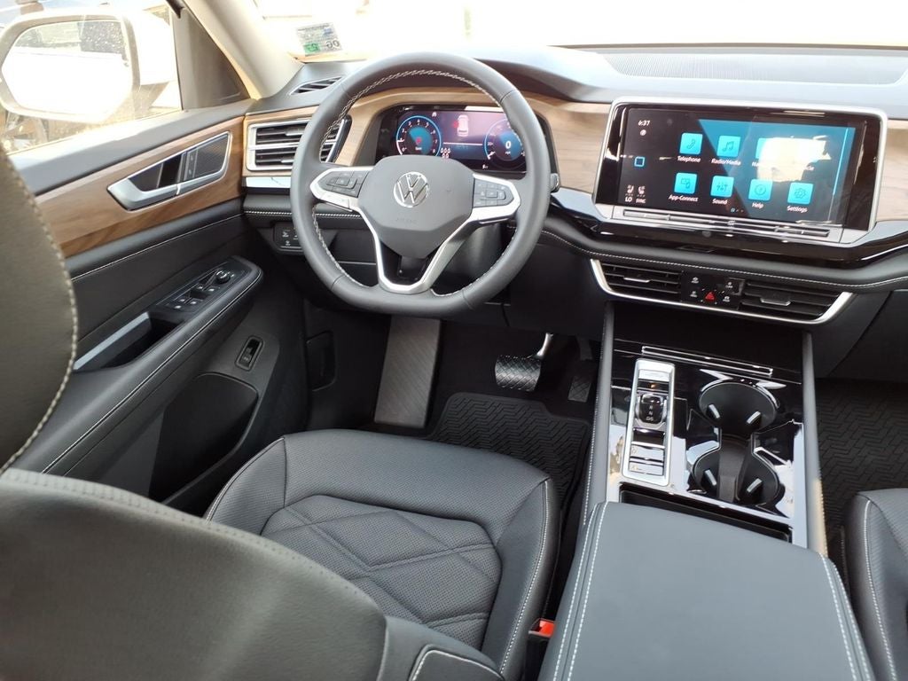 2026 Volkswagen Atlas SE w/Technology