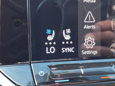 2026 Volkswagen Atlas SE w/Technology