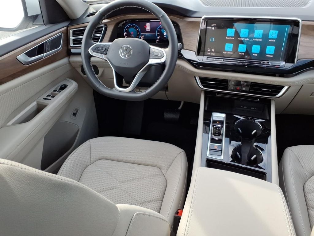 2026 Volkswagen Atlas SE w/Technology