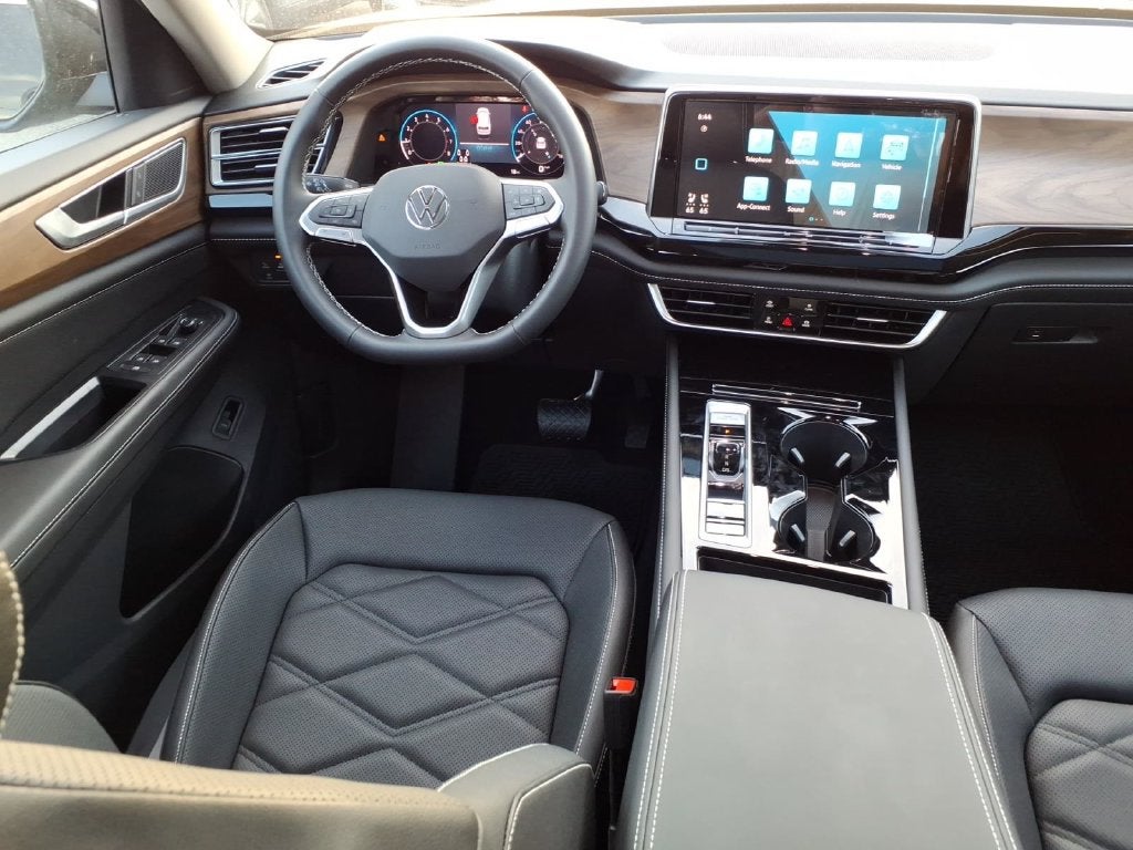 2026 Volkswagen Atlas SE w/Technology