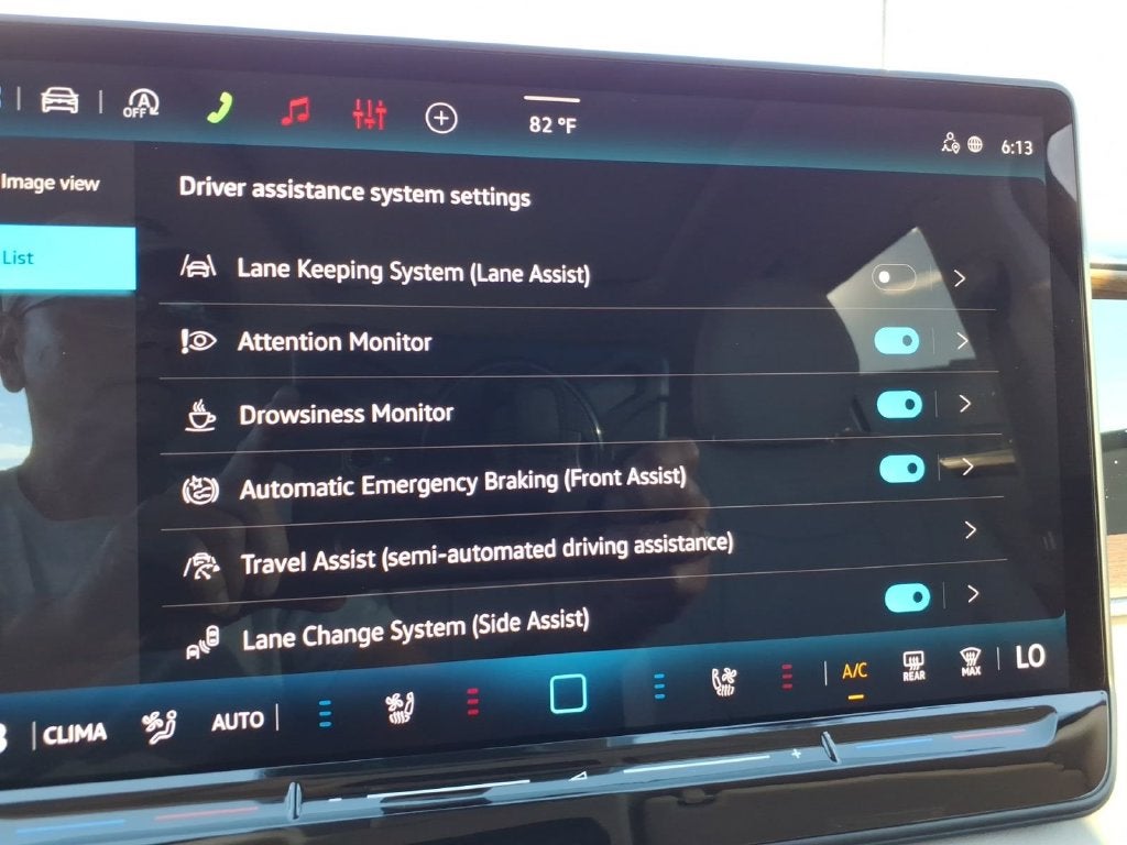 2027 Volkswagen Atlas SE w/Technology