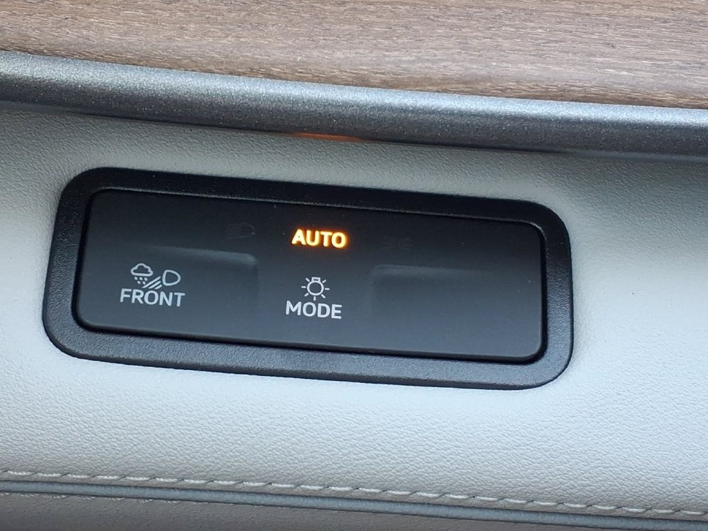 2027 Volkswagen Atlas SE w/Technology