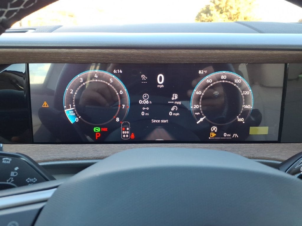 2027 Volkswagen Atlas SE w/Technology
