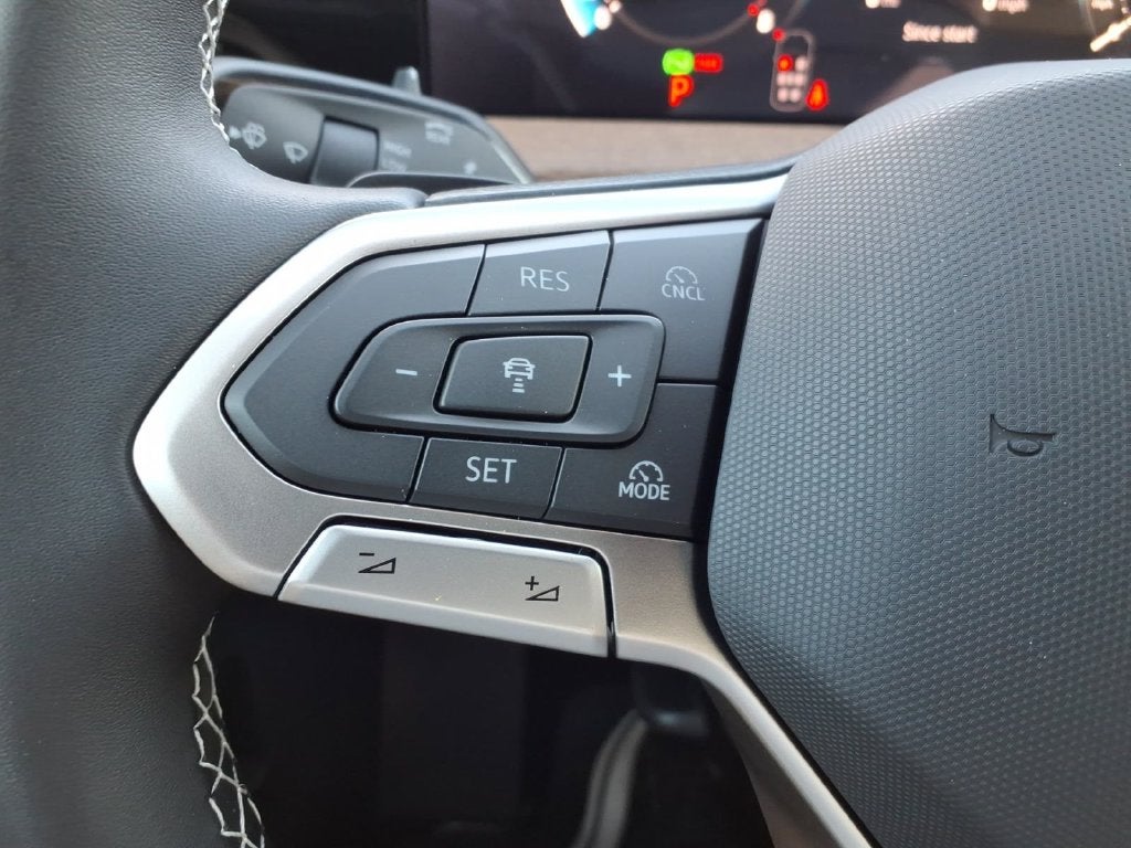 2027 Volkswagen Atlas SE w/Technology