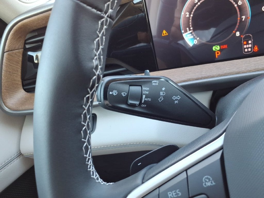 2027 Volkswagen Atlas SE w/Technology