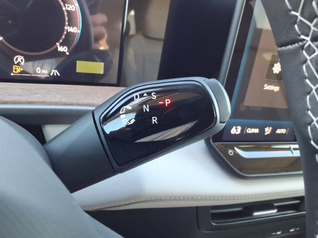 2027 Volkswagen Atlas SE w/Technology