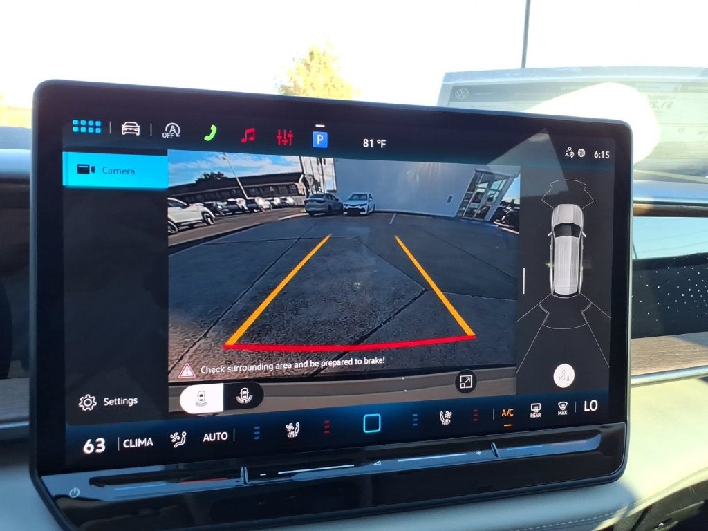 2027 Volkswagen Atlas SE w/Technology