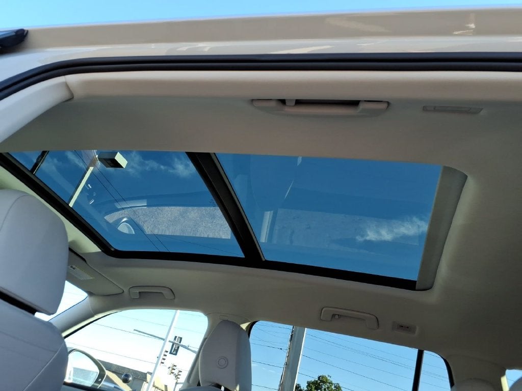 2027 Volkswagen Atlas SE w/Technology