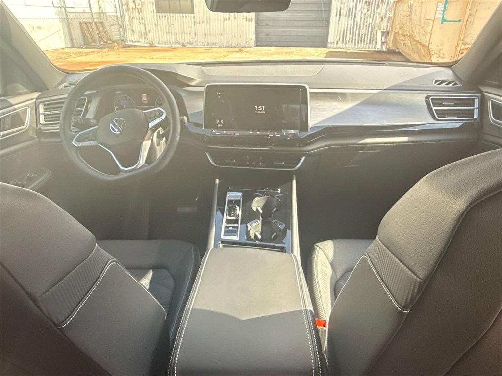 2026 Volkswagen Atlas Cross Sport 2.0T SE w/Technology