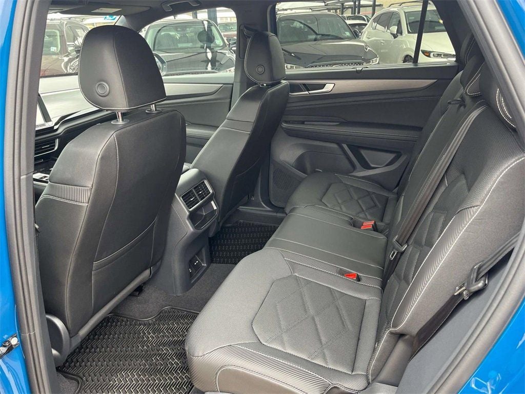 2025 Volkswagen Atlas Cross Sport 2.0T SE w/Technology