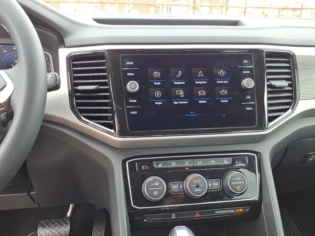 2022 Volkswagen Atlas 3.6L V6 SE w/Technology