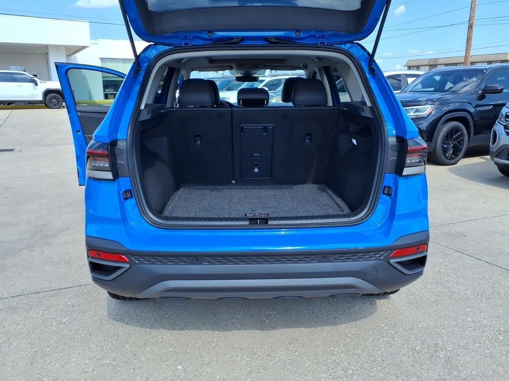 2025 Volkswagen Taos 1.5T SE Black
