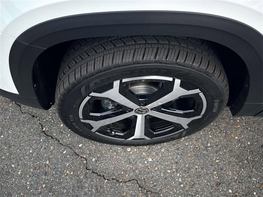 2026 Volkswagen Taos 1.5T SEL