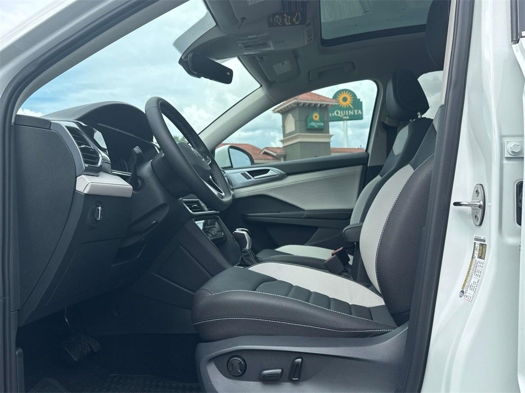 2025 Volkswagen Taos 1.5T SEL