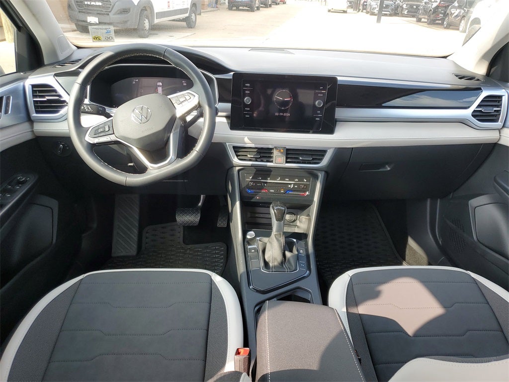 2025 Volkswagen Taos 1.5T SE