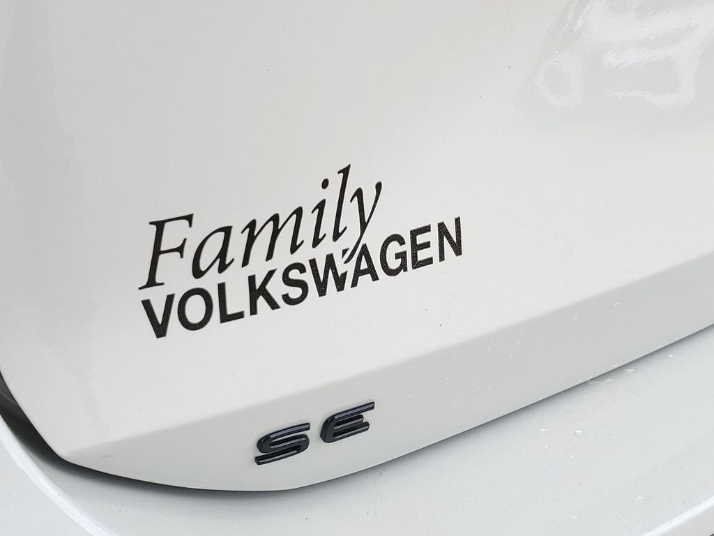 2026 Volkswagen Tiguan 2.0T SE R-Line Black