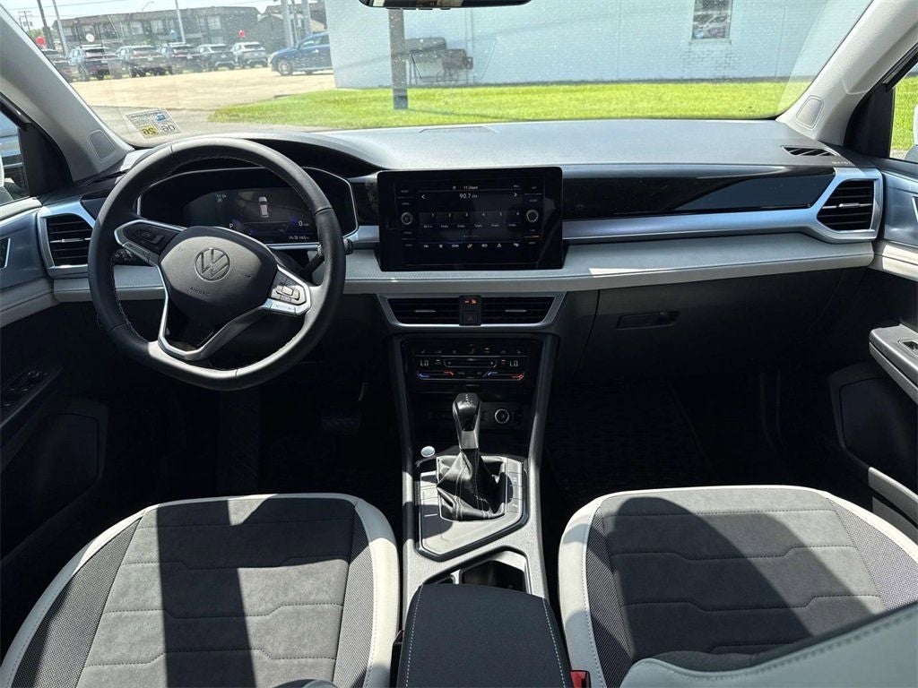 2025 Volkswagen Taos 1.5T SE
