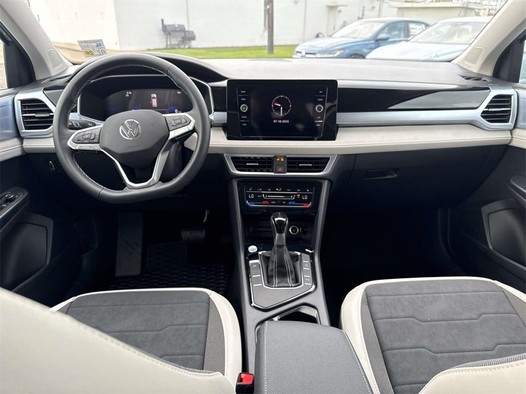 2025 Volkswagen Taos 1.5T SE