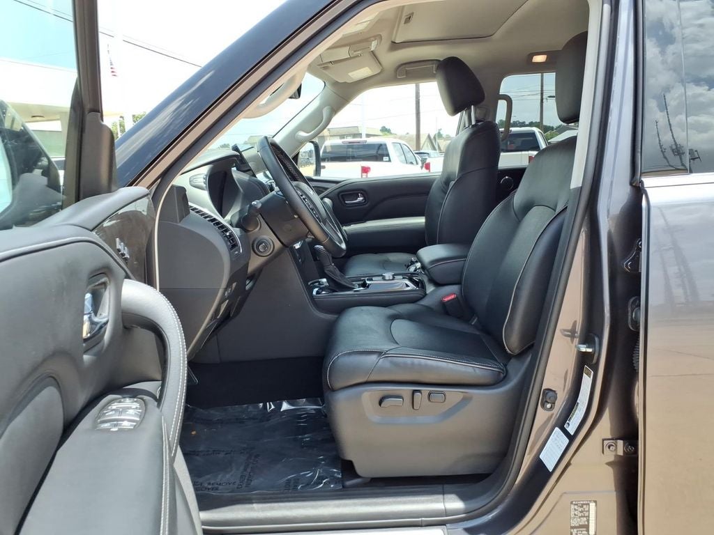 2024 INFINITI QX80 LUXE