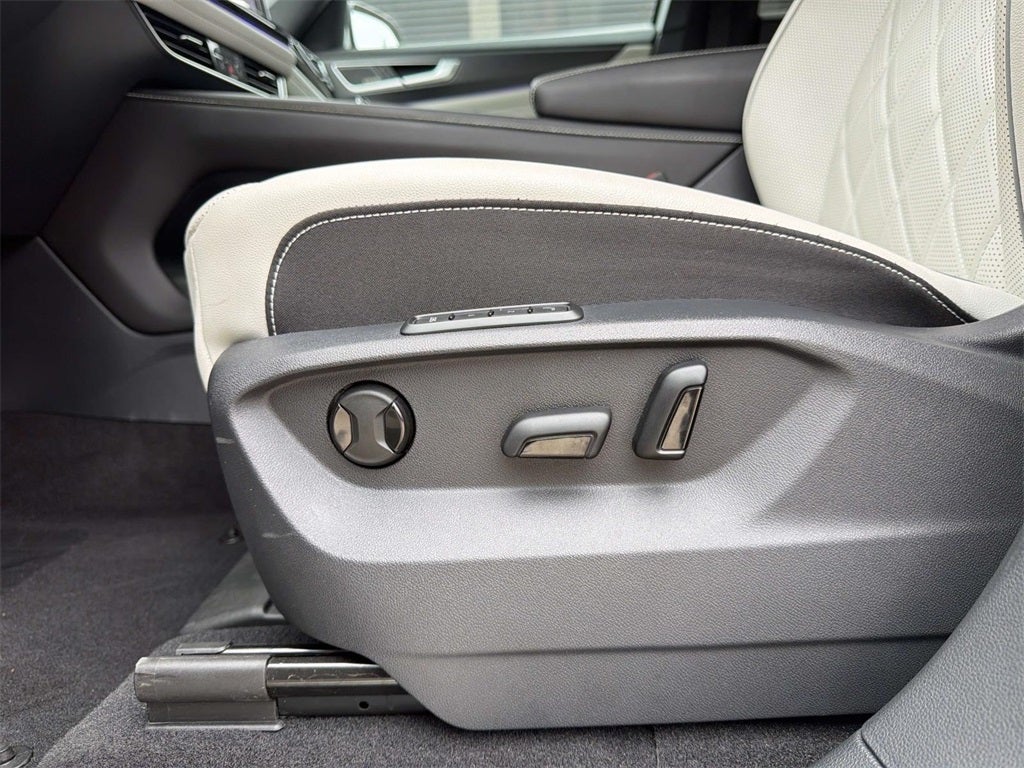 2025 Volkswagen Atlas Cross Sport 2.0T SEL Premium R-Line