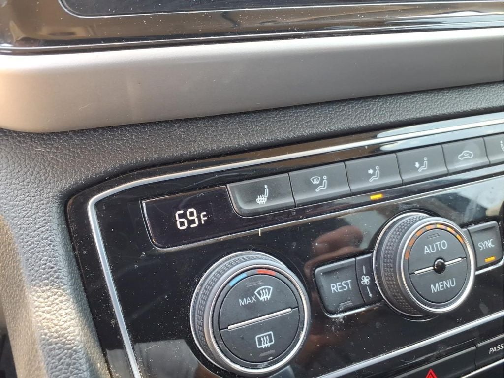 2023 Volkswagen Atlas 3.6L V6 SE w/Technology
