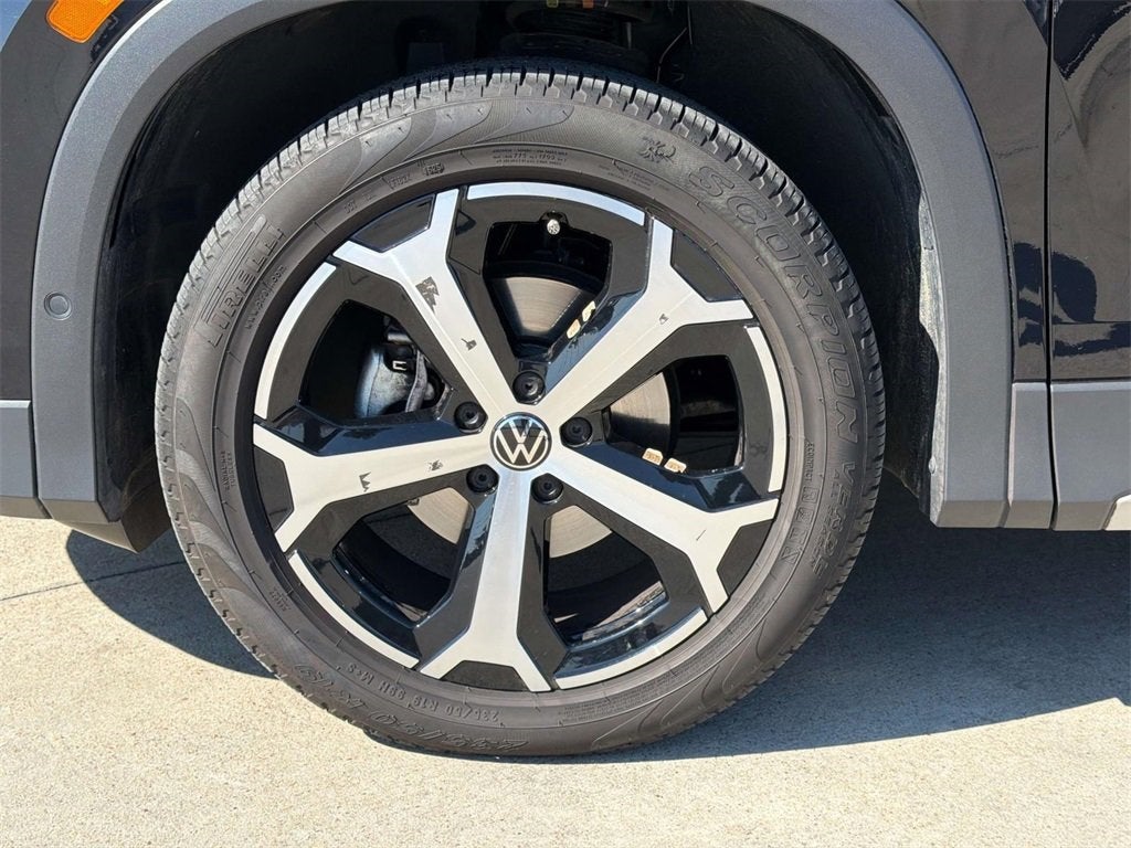 2025 Volkswagen Tiguan 2.0T SE