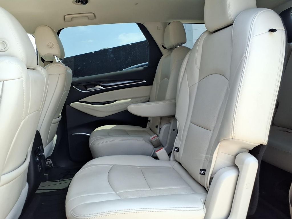 2022 Buick Enclave Essence