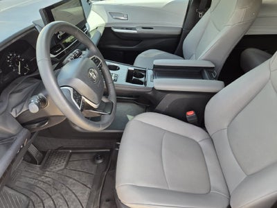 2026 Toyota Sienna XLE 8 Passenger