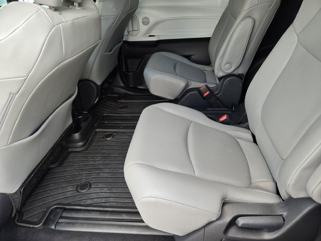 2026 Toyota Sienna XLE 8 Passenger