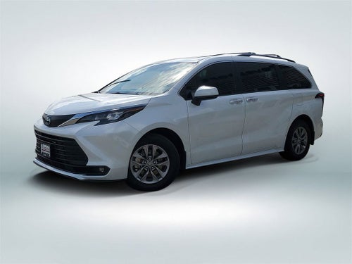 2025 Toyota Sienna XLE 8 Passenger