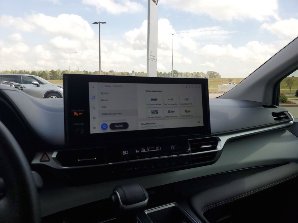 2025 Toyota Sienna XLE 8 Passenger