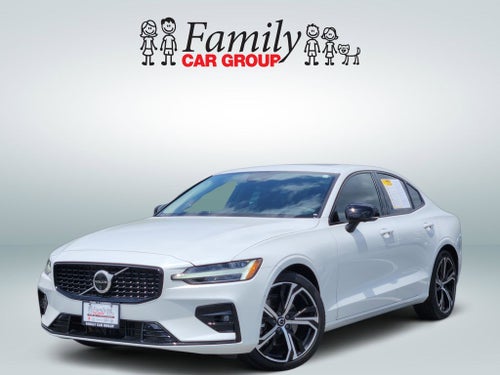 2024 Volvo S60 B5 Plus Dark Theme