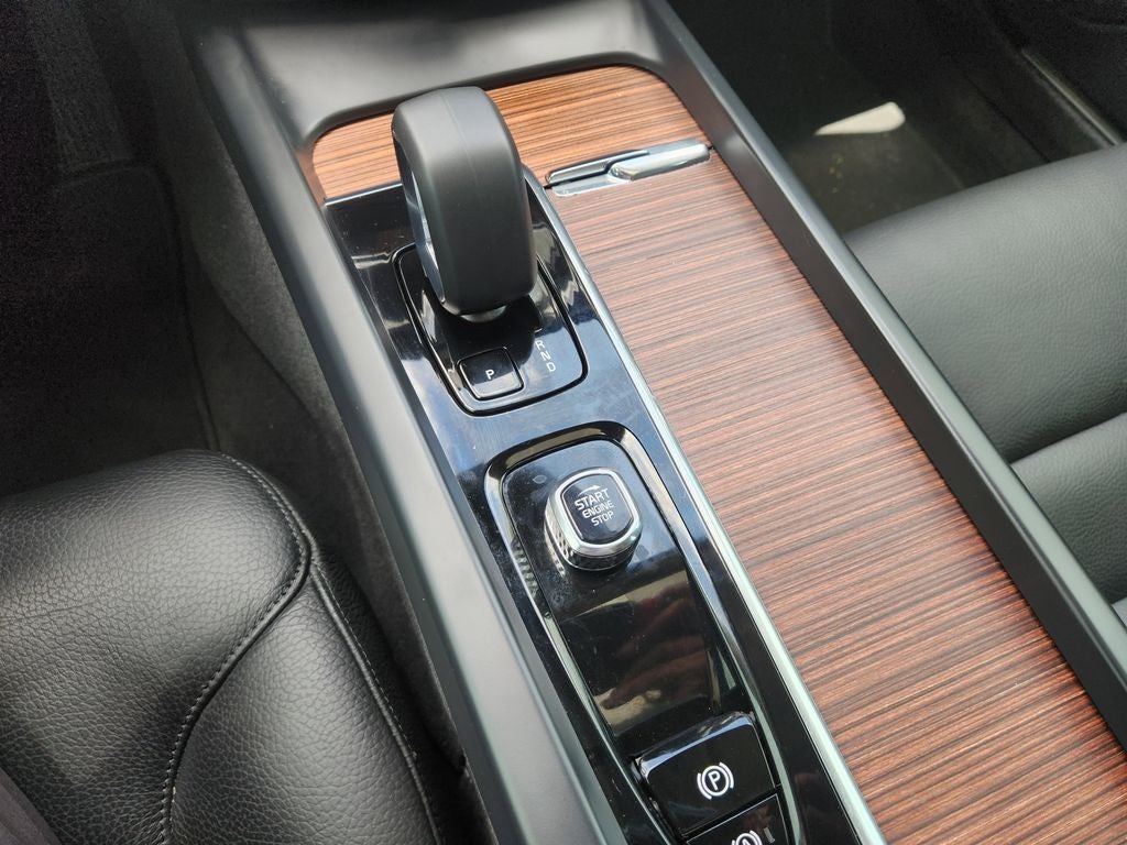 2024 Volvo S60 B5 Plus Dark Theme