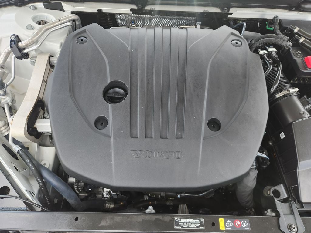 2024 Volvo S60 B5 Plus Dark Theme