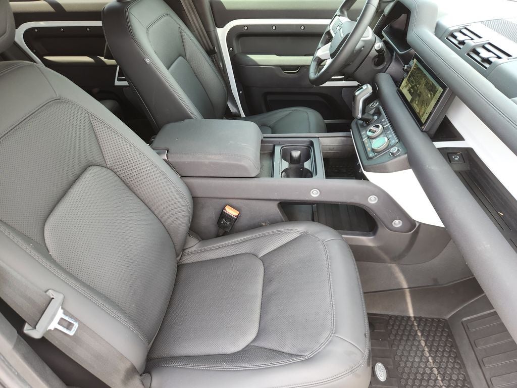 2023 Land Rover Defender 110 SE