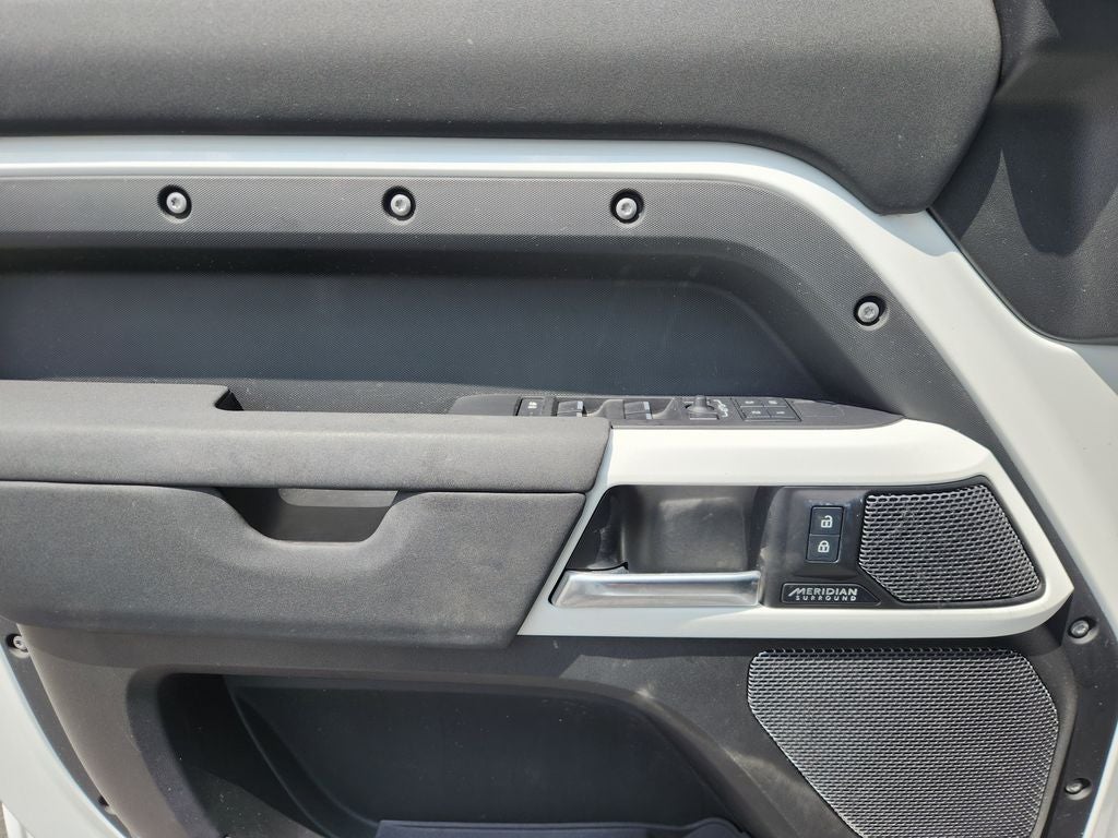 2023 Land Rover Defender 110 SE
