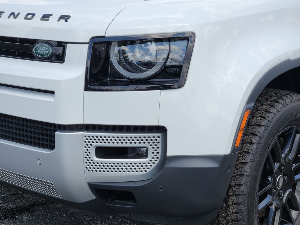 2023 Land Rover Defender 110 SE