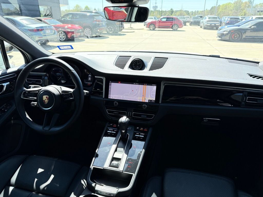 2023 Porsche Macan Base