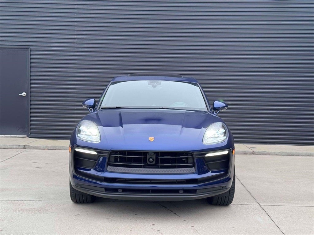 2025 Porsche Macan Base