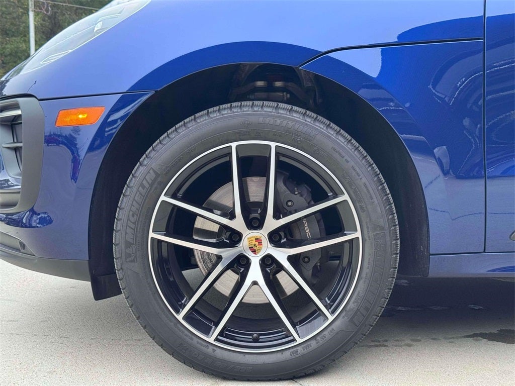 2025 Porsche Macan Base