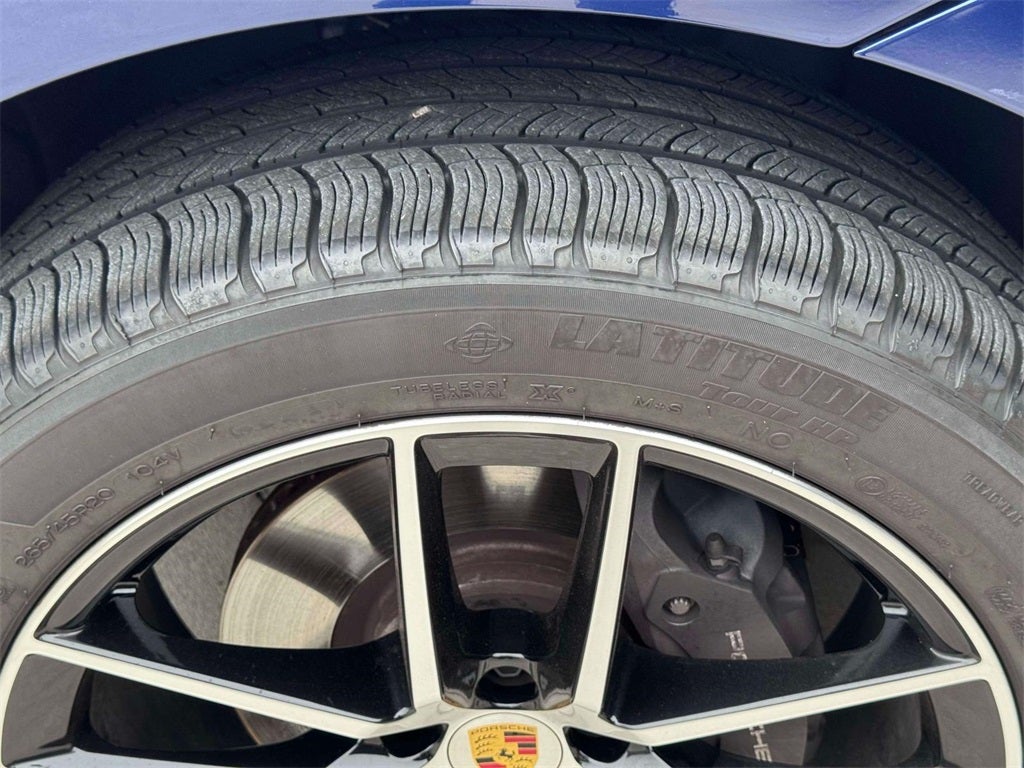 2025 Porsche Macan Base