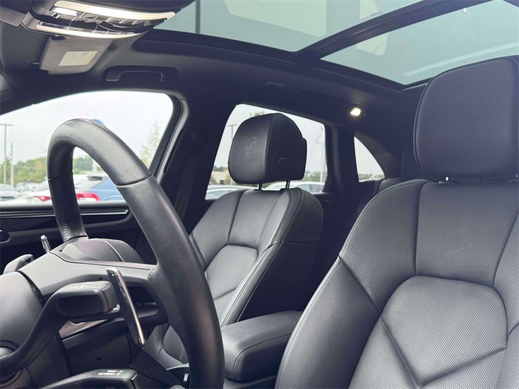 2025 Porsche Macan Base