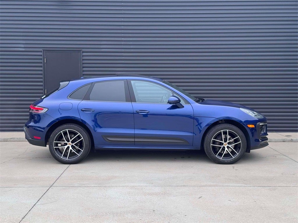 2025 Porsche Macan Base